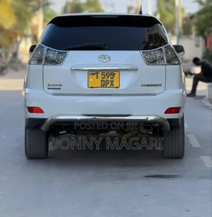 Toyota Harrier 2005 White
