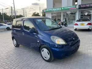 Toyota Fun Cargo 2002 Blue