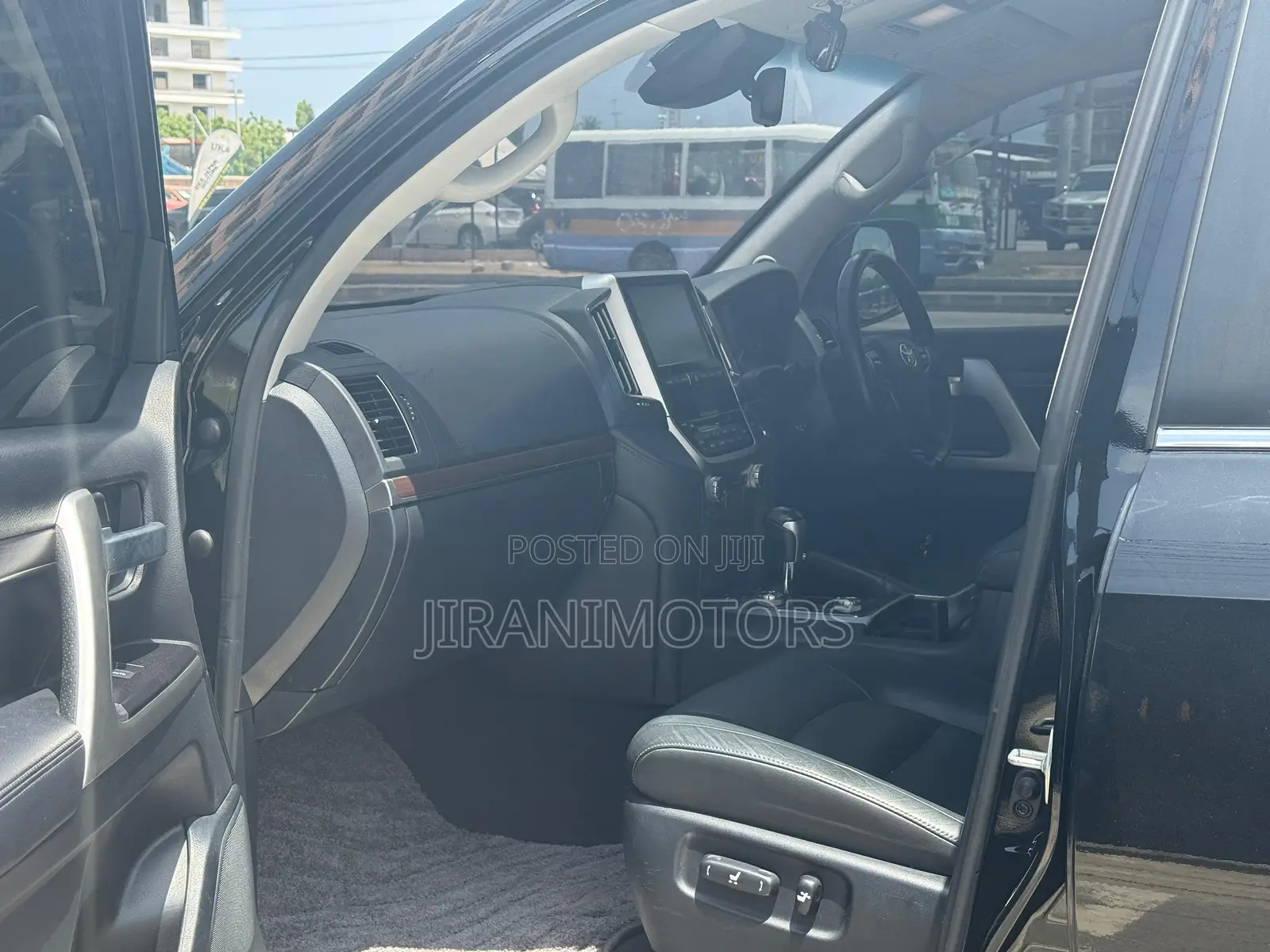 Toyota Land Cruiser 4.6 V8 ZX 2016 Black