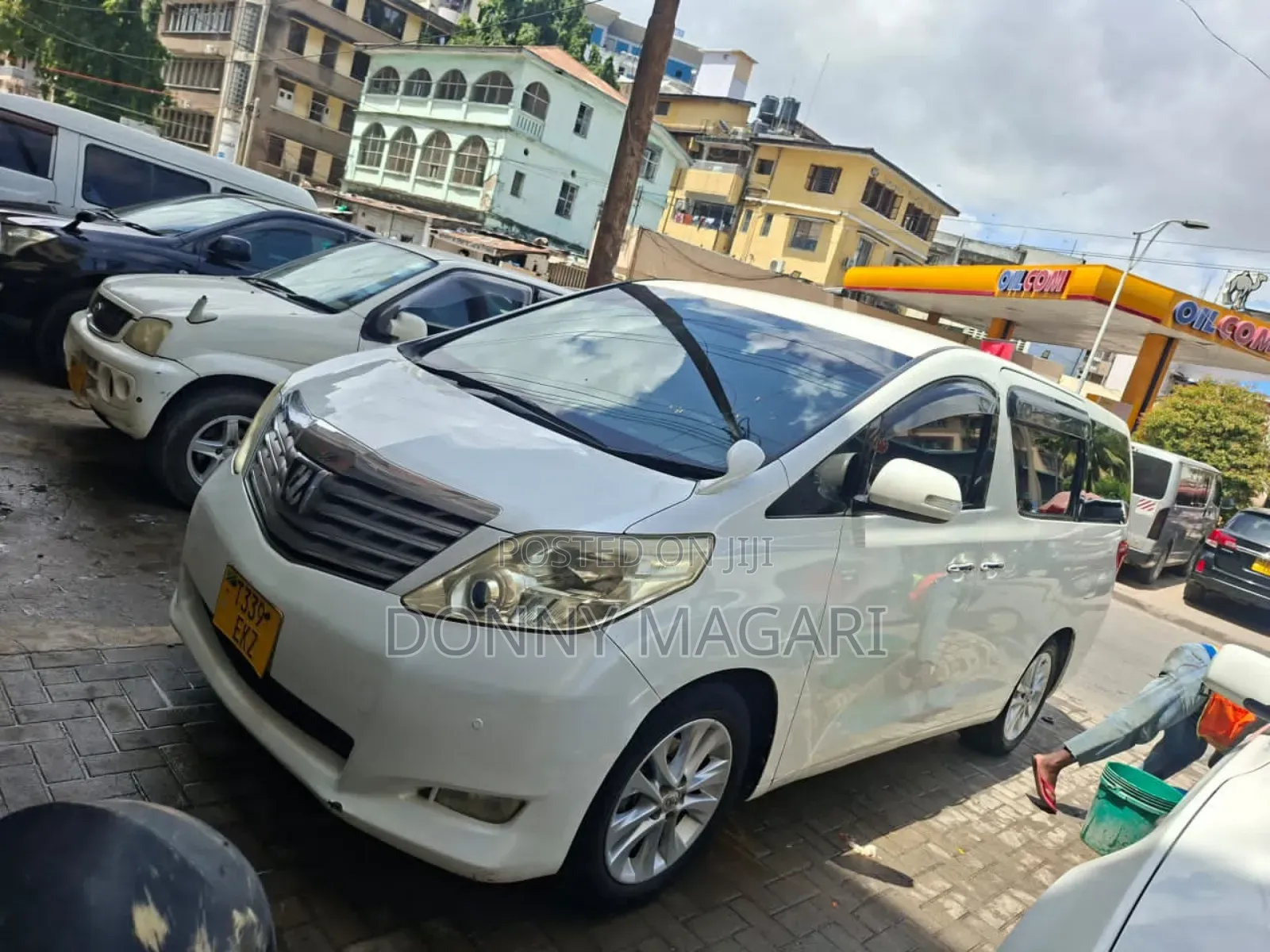 Toyota Alphard 2.4 Petrol AWD 2010 White