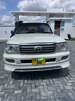 Toyota Land Cruiser 2002 White