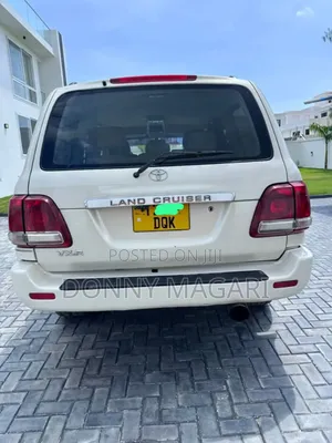 Toyota Land Cruiser 2002 White