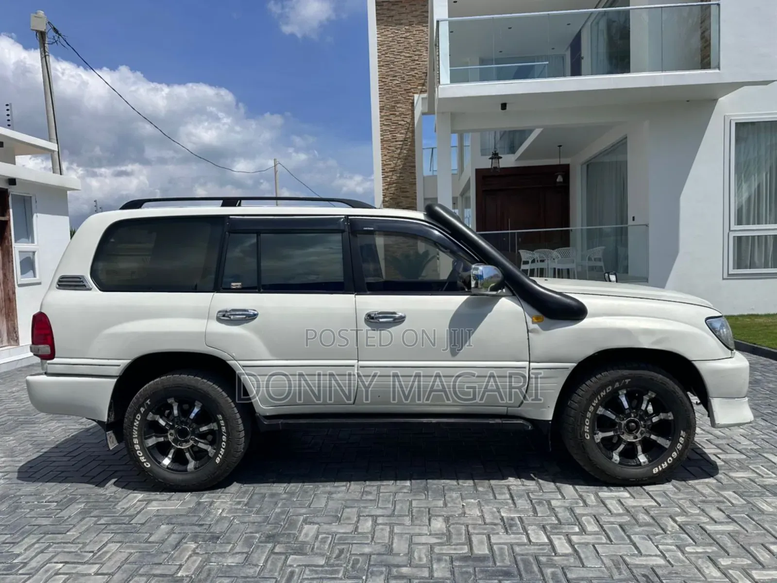Toyota Land Cruiser 2002 White