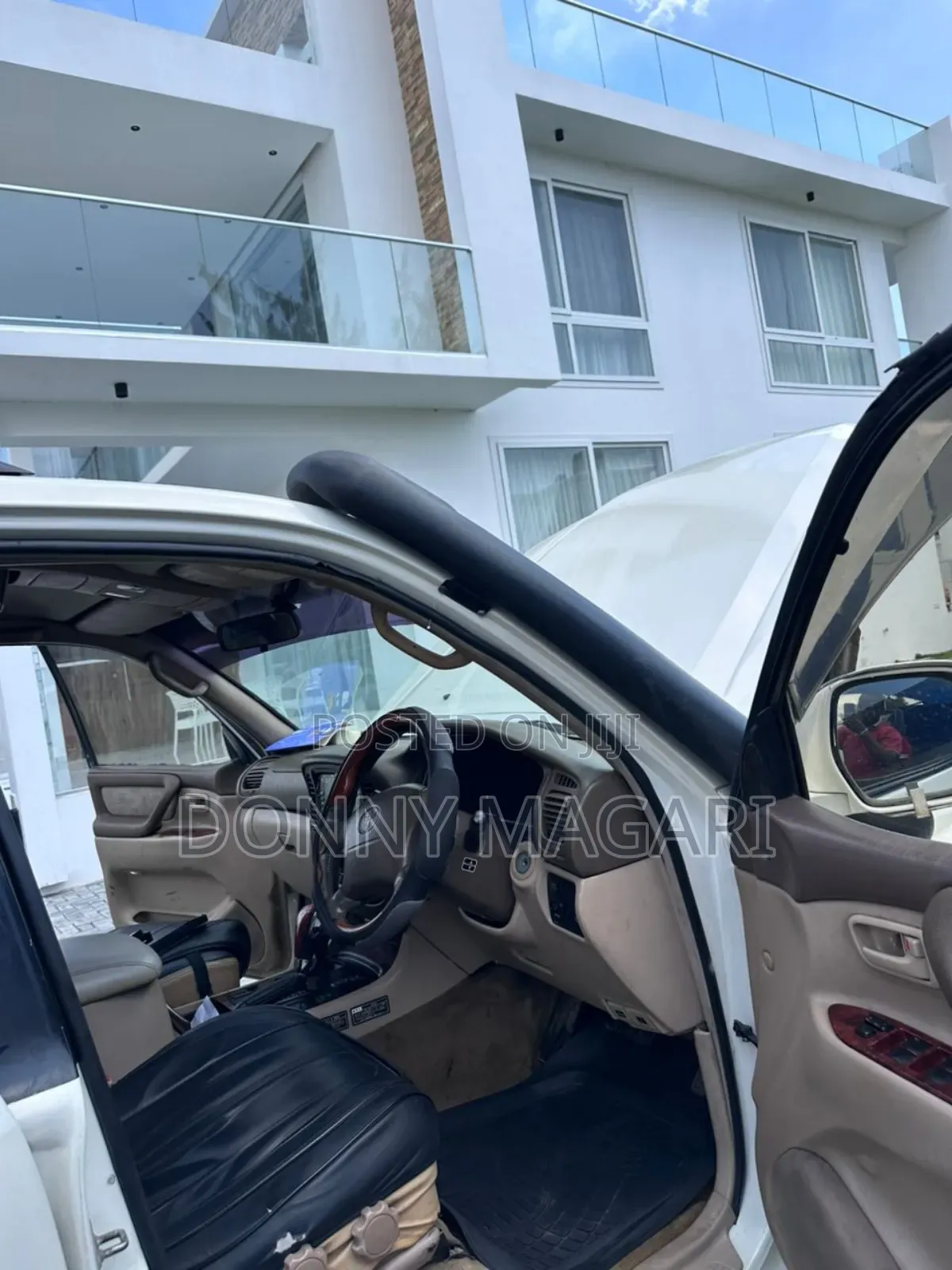 Toyota Land Cruiser 2002 White