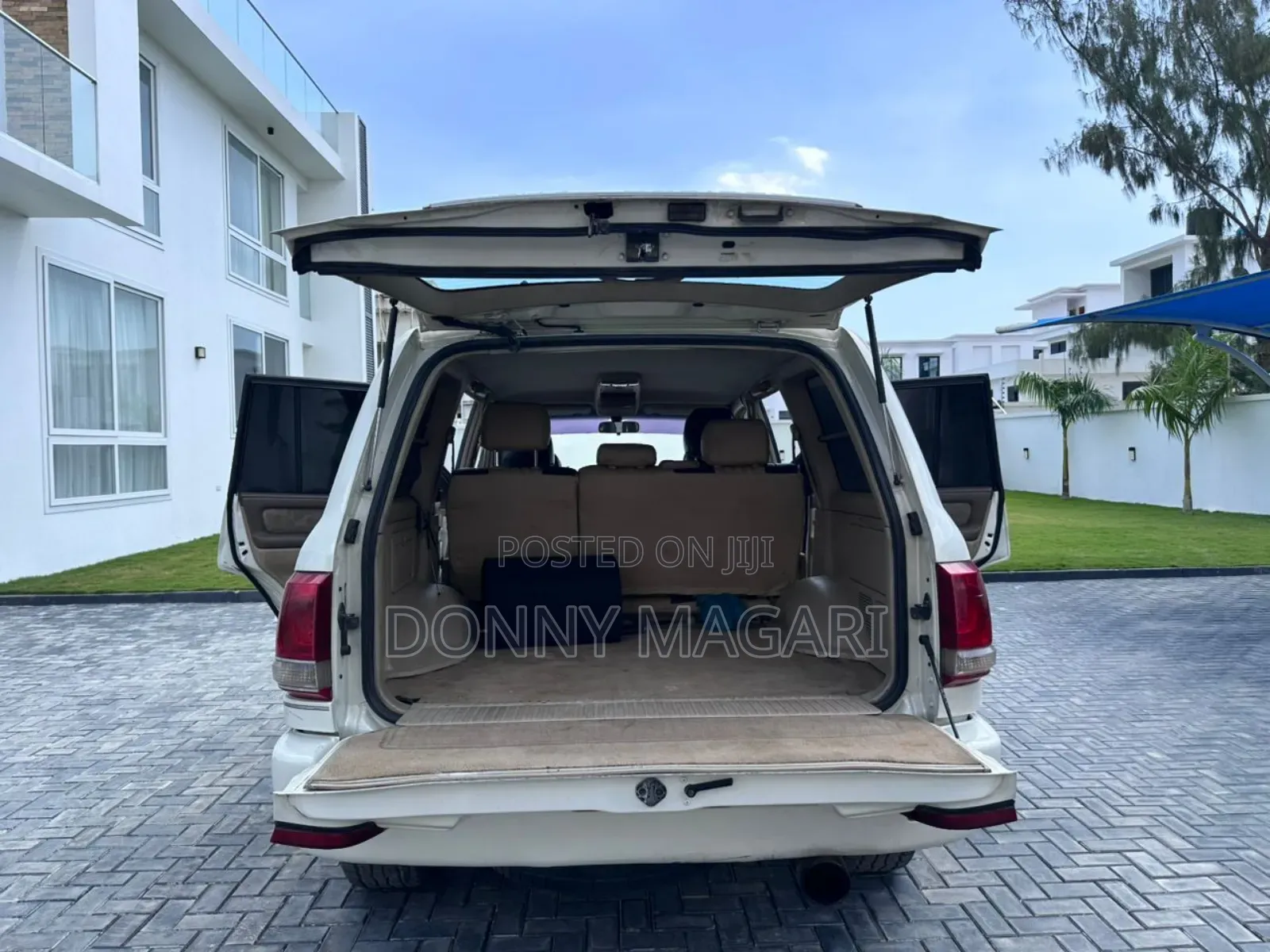 Toyota Land Cruiser 2002 White