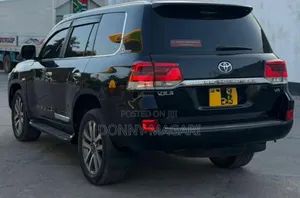Toyota Land Cruiser 2010 Black