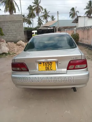 Toyota Carina 2000 Silver