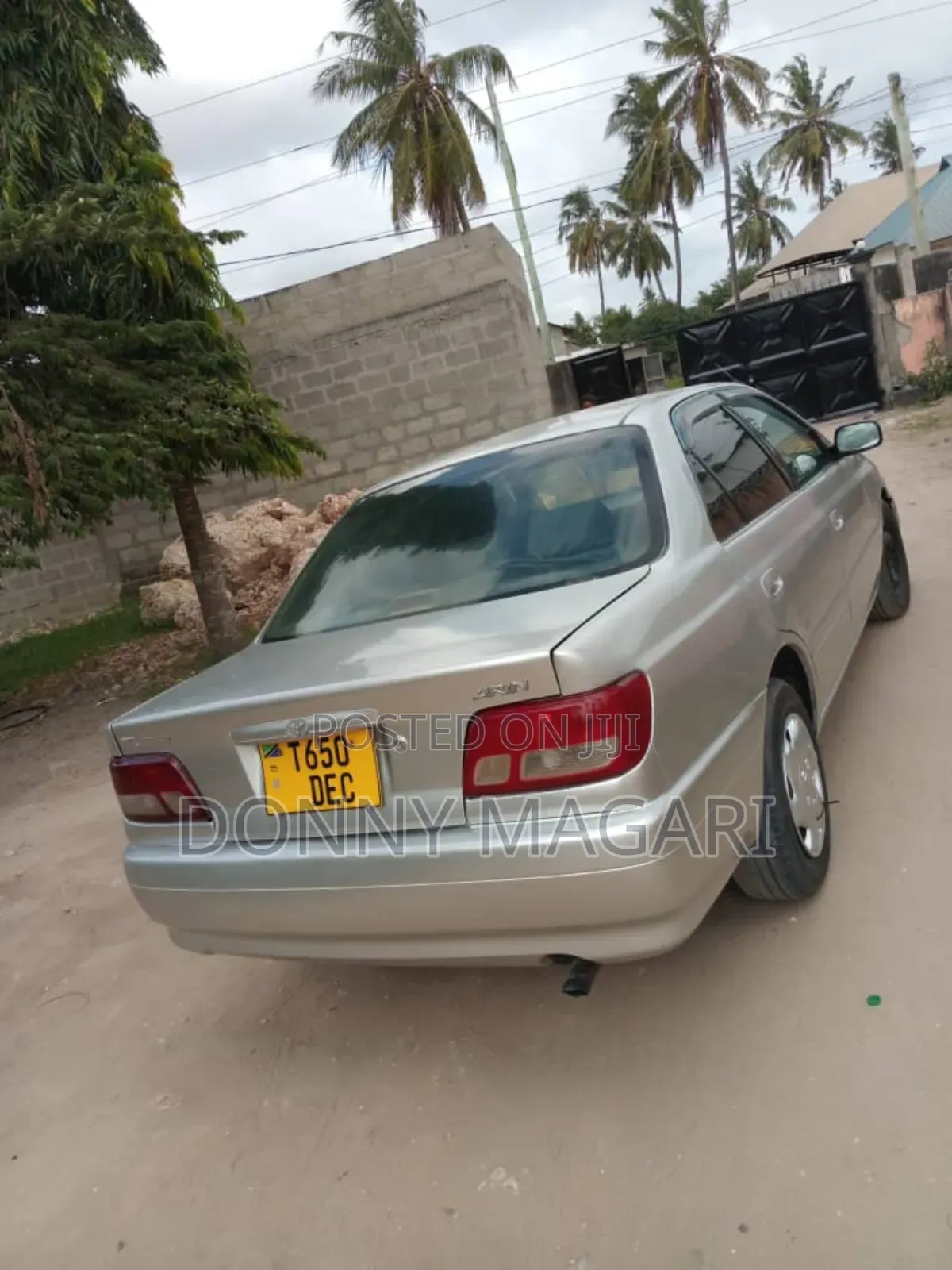 Toyota Carina 2000 Silver