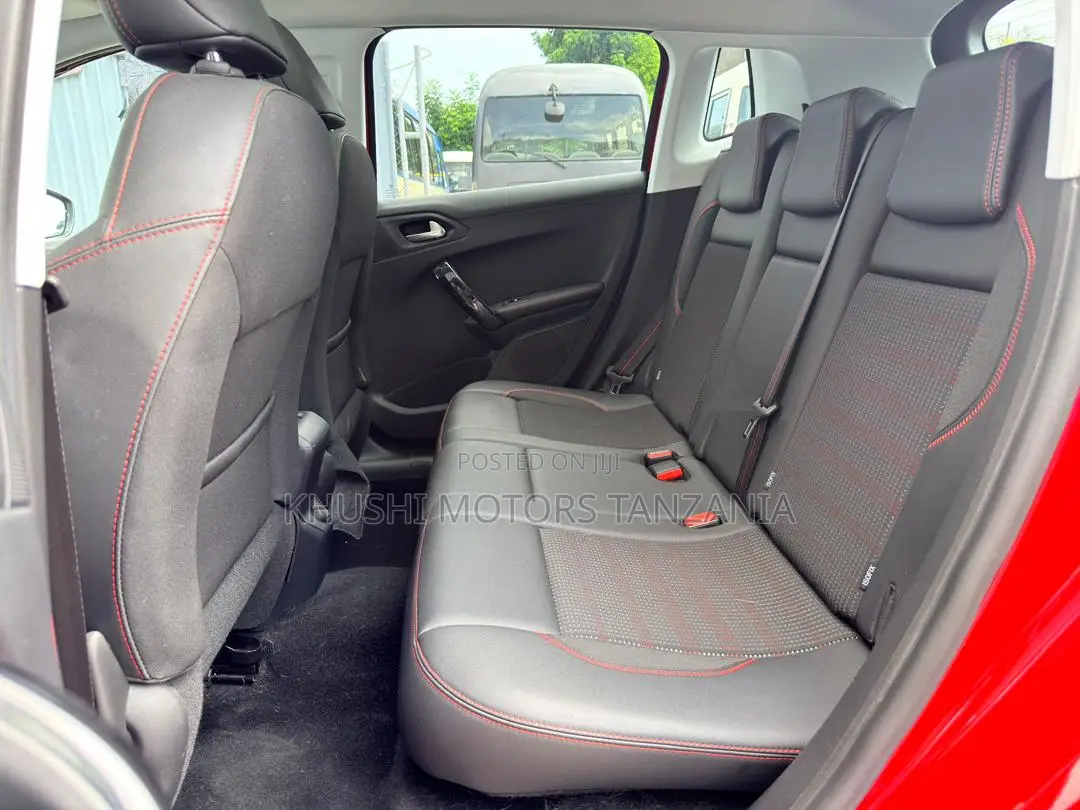 Peugeot 2008 2016 Red