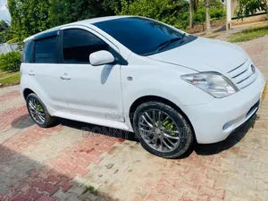 Toyota IST 2005 White