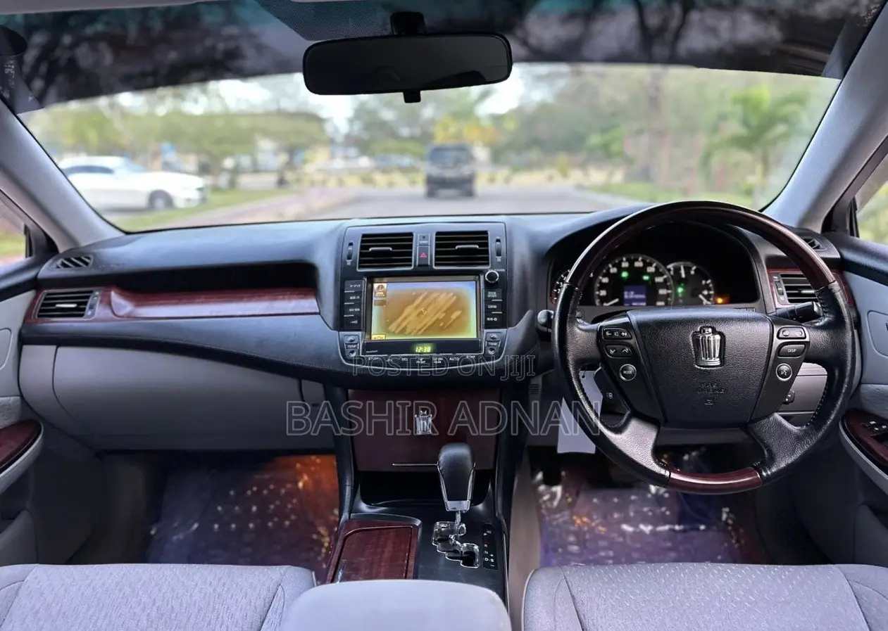 Toyota Crown 2008 Blue