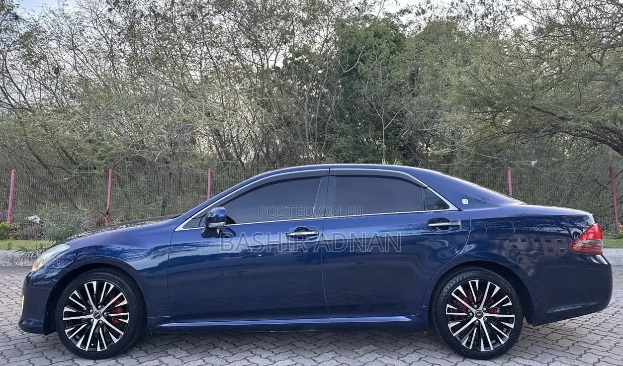 Toyota Crown 2008 Blue