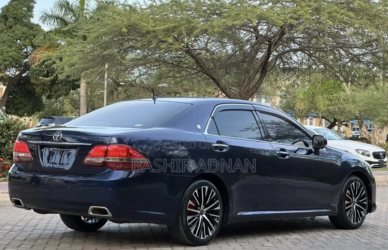Toyota Crown 2008 Blue