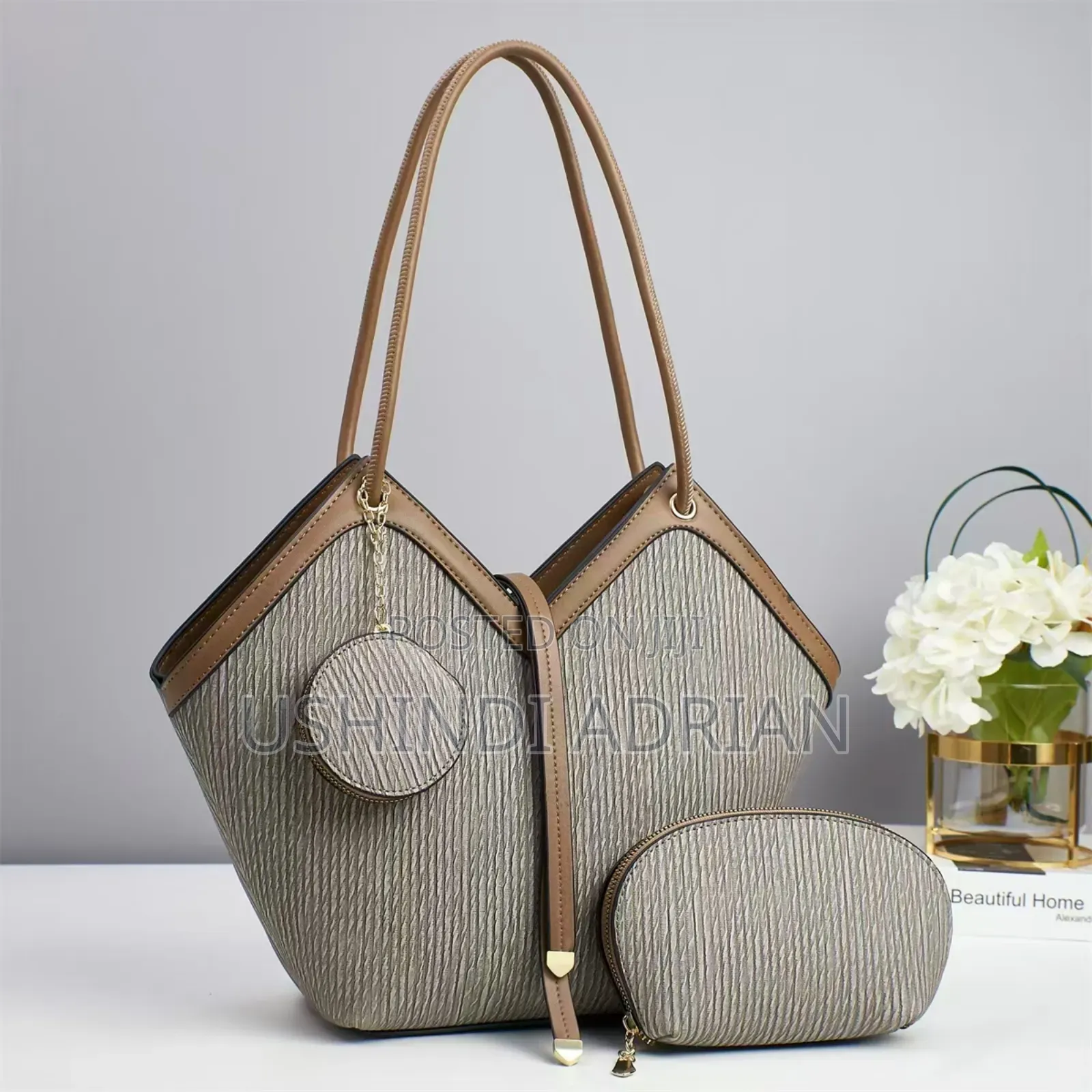 Luxury Queen Handbag–Mkoba Wa Malkia Wa Kifahari
