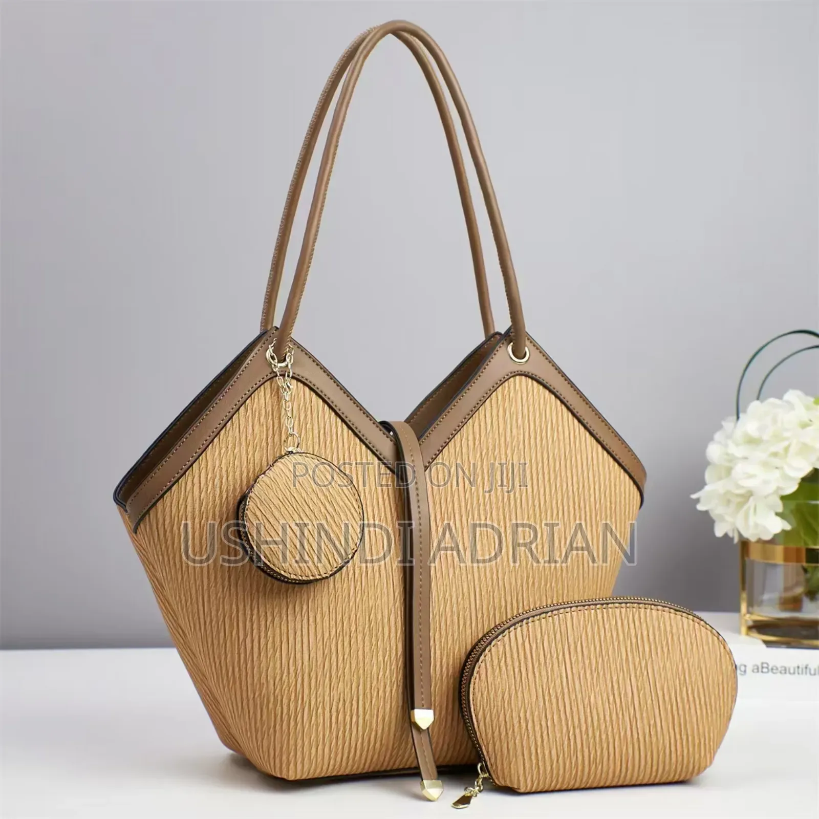 Luxury Queen Handbag–Mkoba Wa Malkia Wa Kifahari