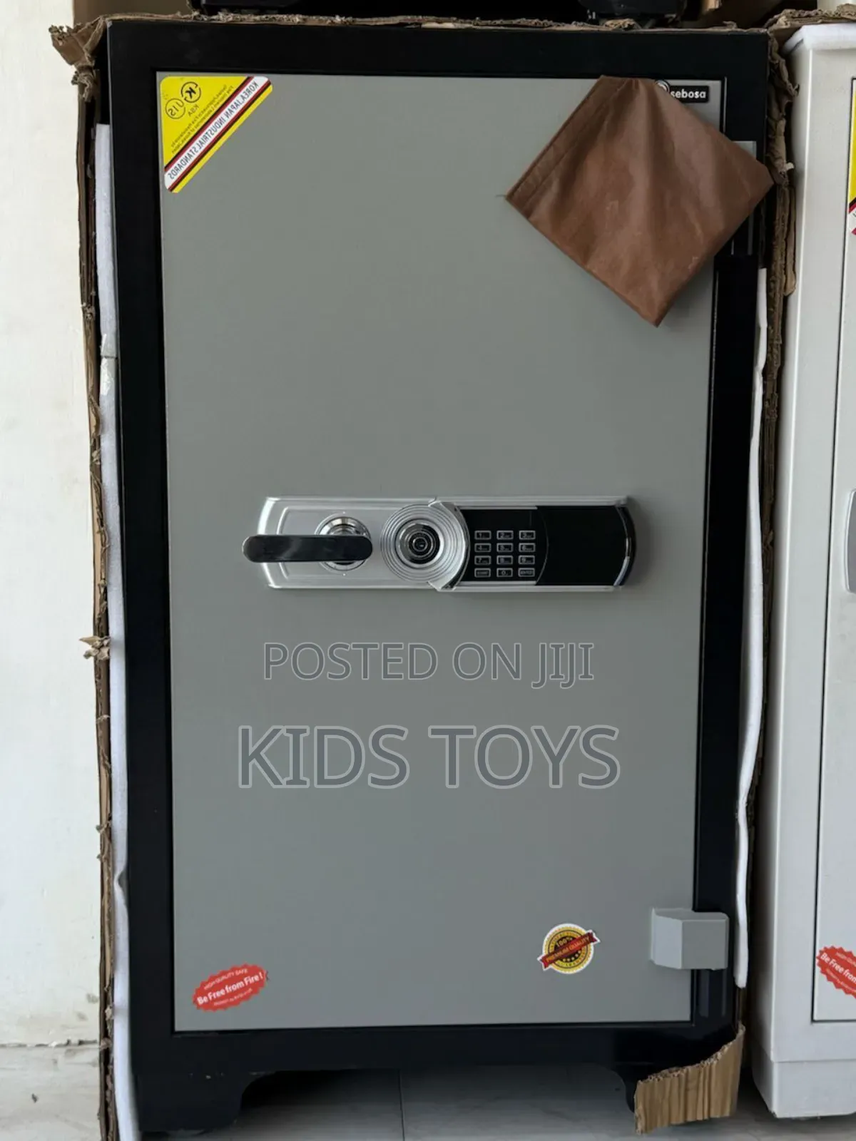 Safe Box 400kg Available
