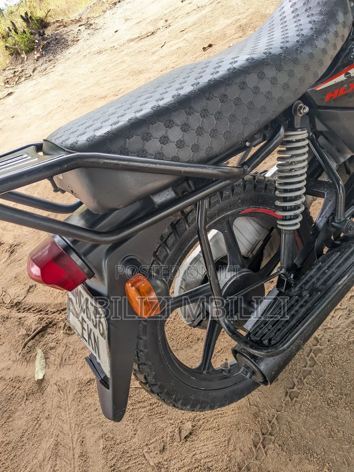 TVS HLX 125 2024 Black