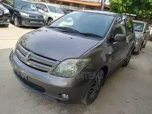 Toyota IST 2004 Gray