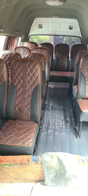 Toyota HiAce 2006 White