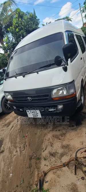 Toyota HiAce 2006 White