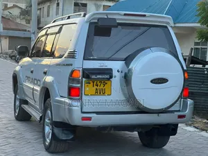 Toyota Land Cruiser Prado 2003 White