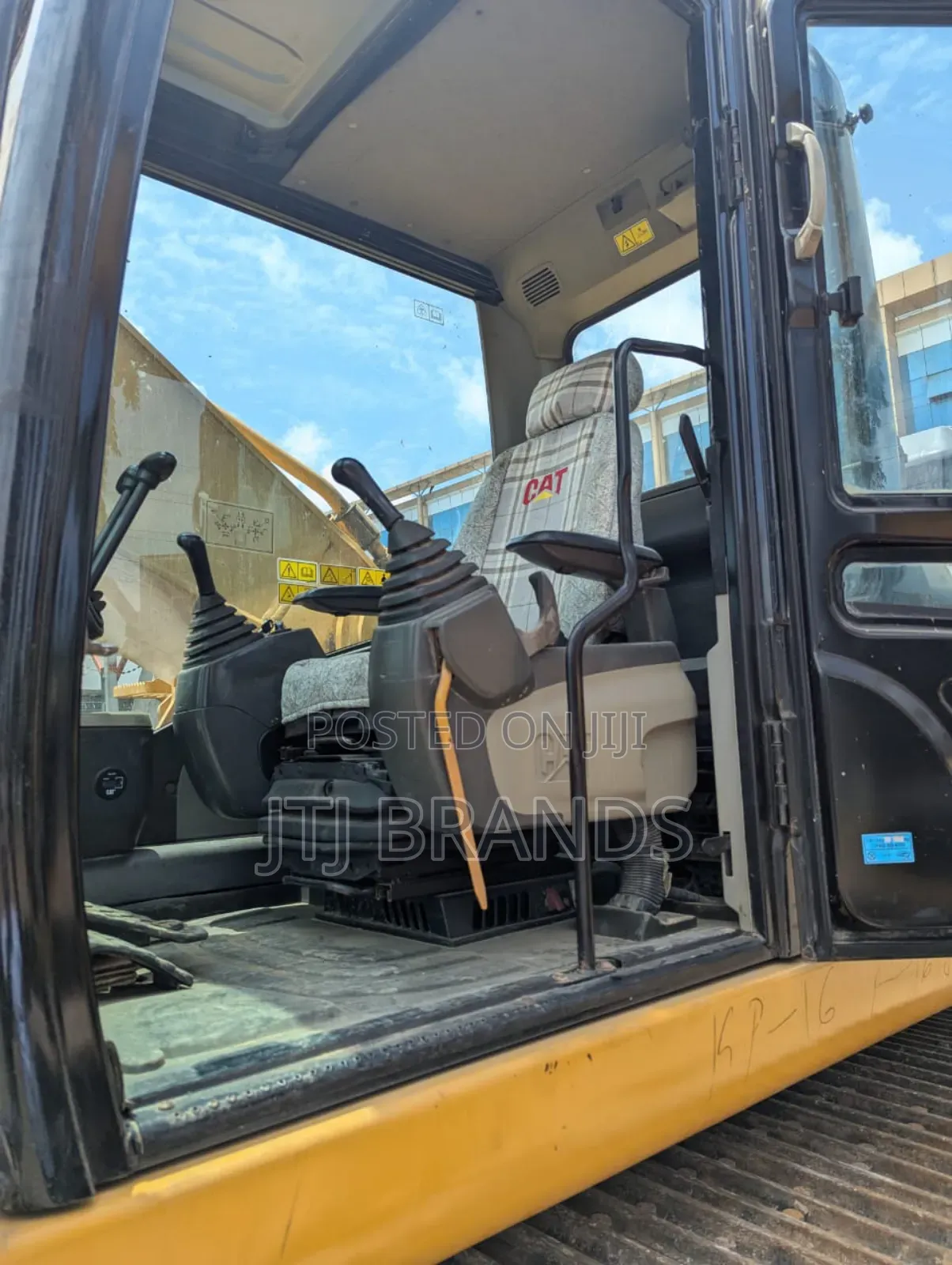 Used Excavator Cat 320d From China
