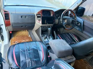 Mitsubishi Pajero 2005 White