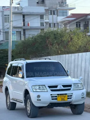 Mitsubishi Pajero 2005 White