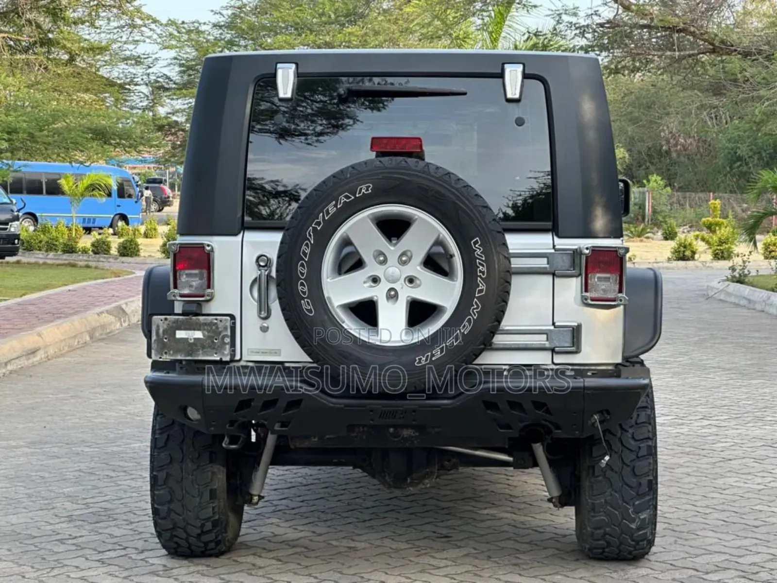 Jeep Wrangler 2010 Silver