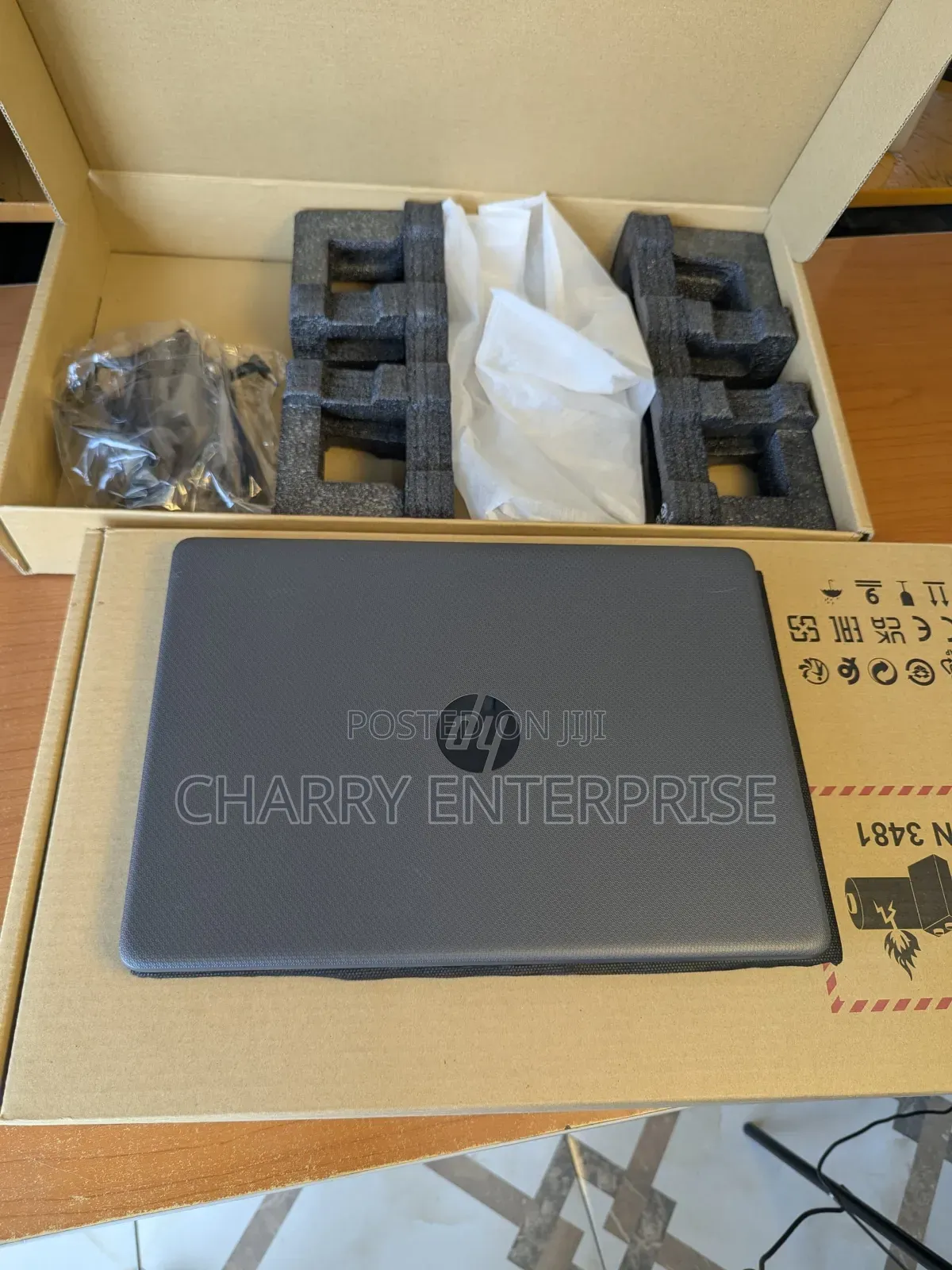 Laptop HP 240 G8 8GB Intel Core i5 SSD 256GB
