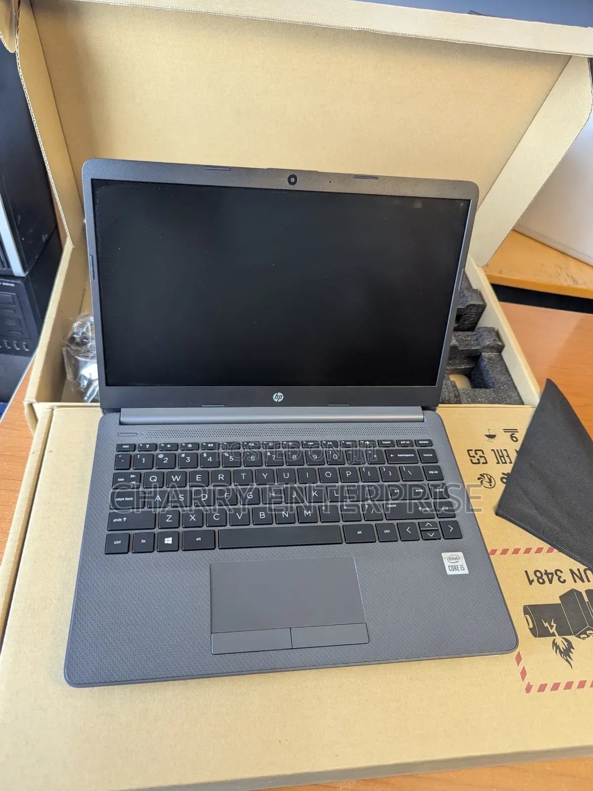 Laptop HP 240 G8 8GB Intel Core i5 SSD 256GB
