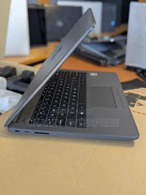 Laptop HP 240 G8 8GB Intel Core i5 SSD 256GB