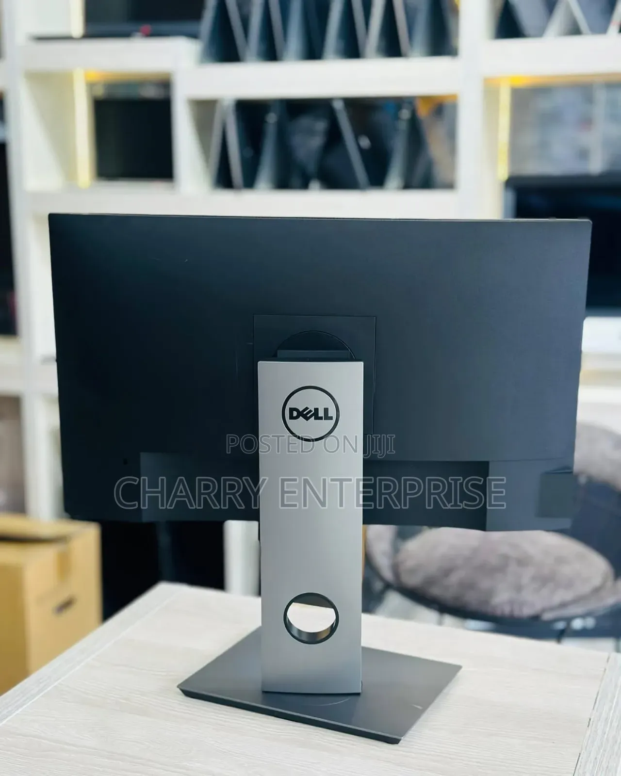 Dell 24" Adjustable Monitor Ips P2419h Led-Backlit LCD Monitor - 24