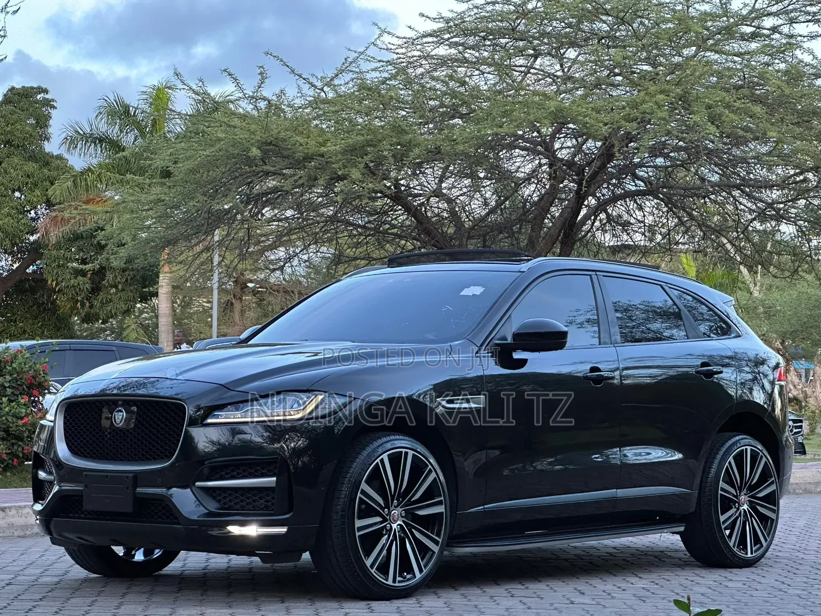 Jaguar F-Pace 2017 Black