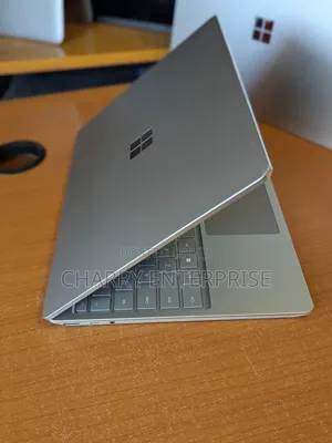 Laptop Microsoft Surface Laptop Go 8GB Intel Core i5 SSD 256GB