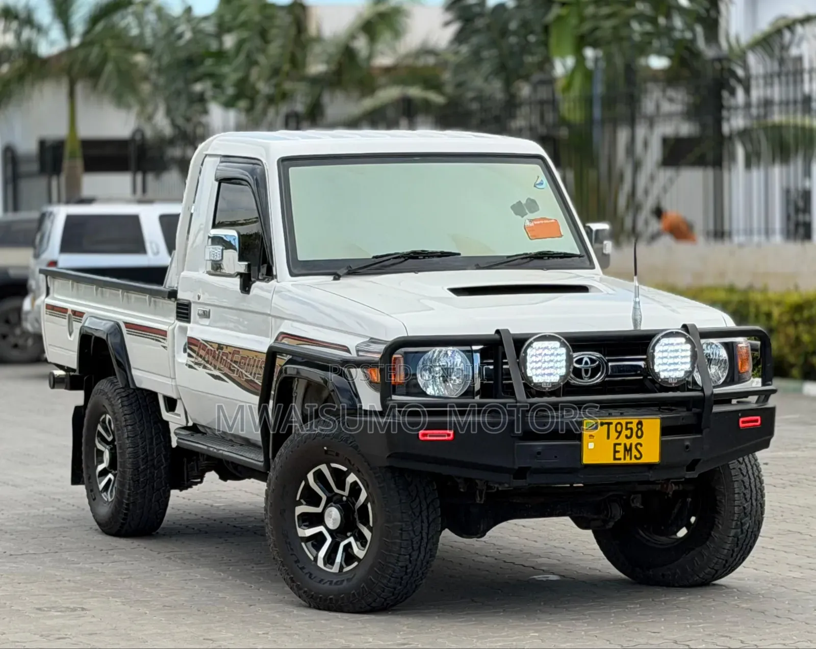 Toyota Land Cruiser 2012 Off white