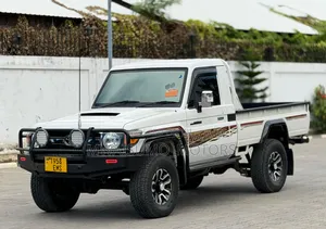 Toyota Land Cruiser 2012 Off white