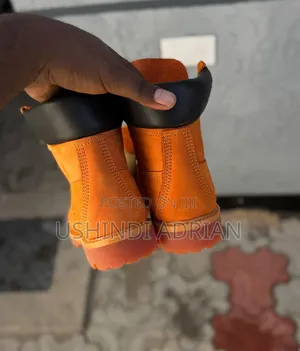 Viatuau Buti Za Hadhi Ya (City Prestige Sneakers)