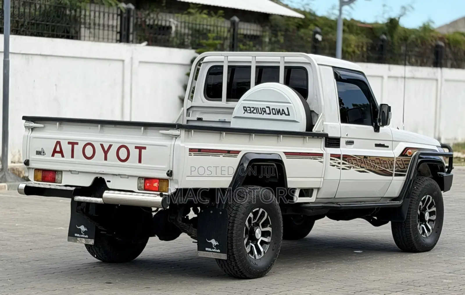 Toyota Land Cruiser 2012 White
