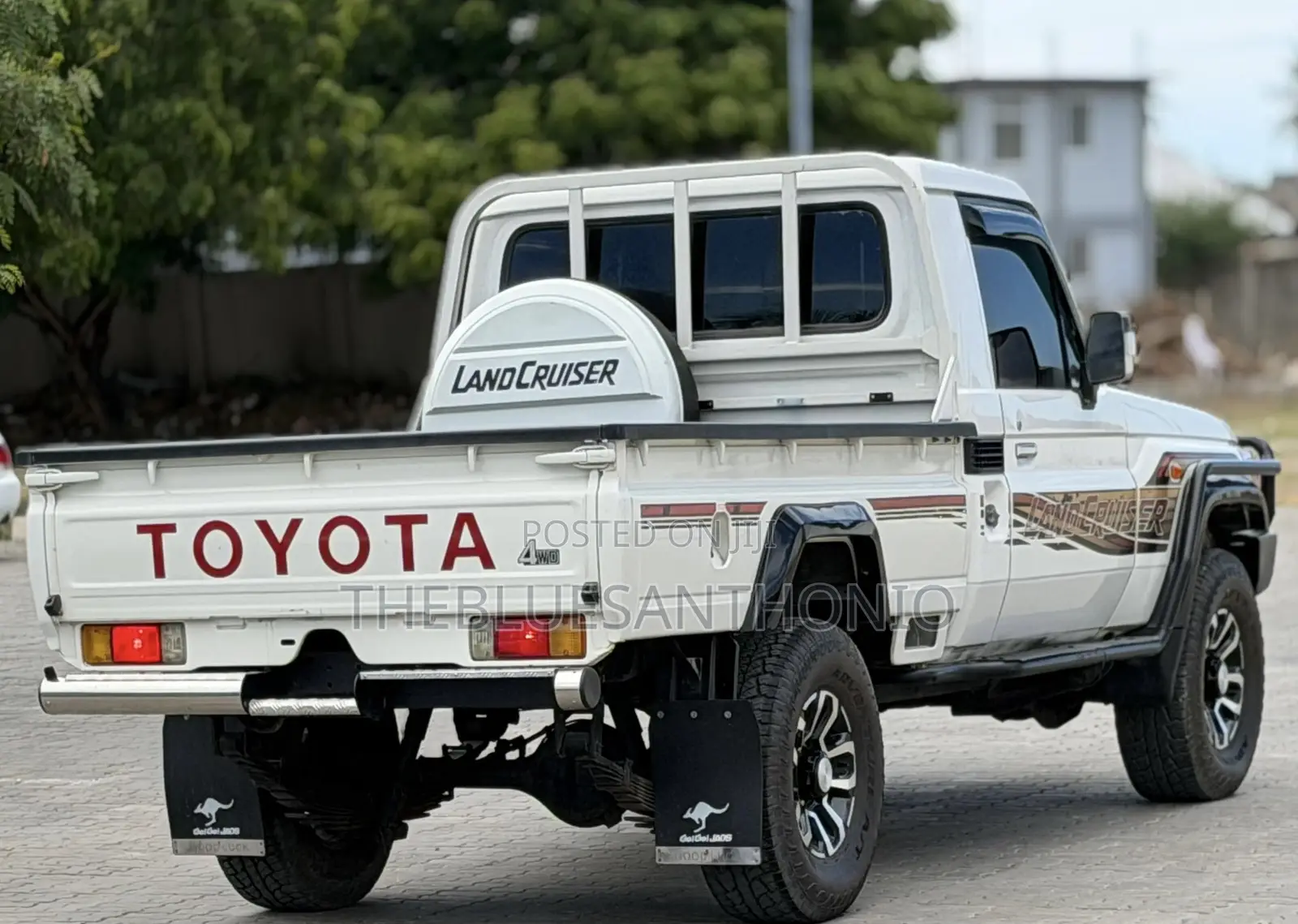 Toyota Land Cruiser 2012 White