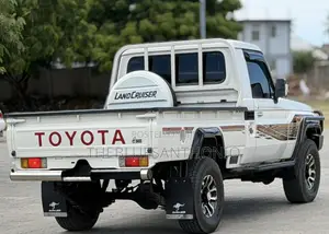 Toyota Land Cruiser 2012 White