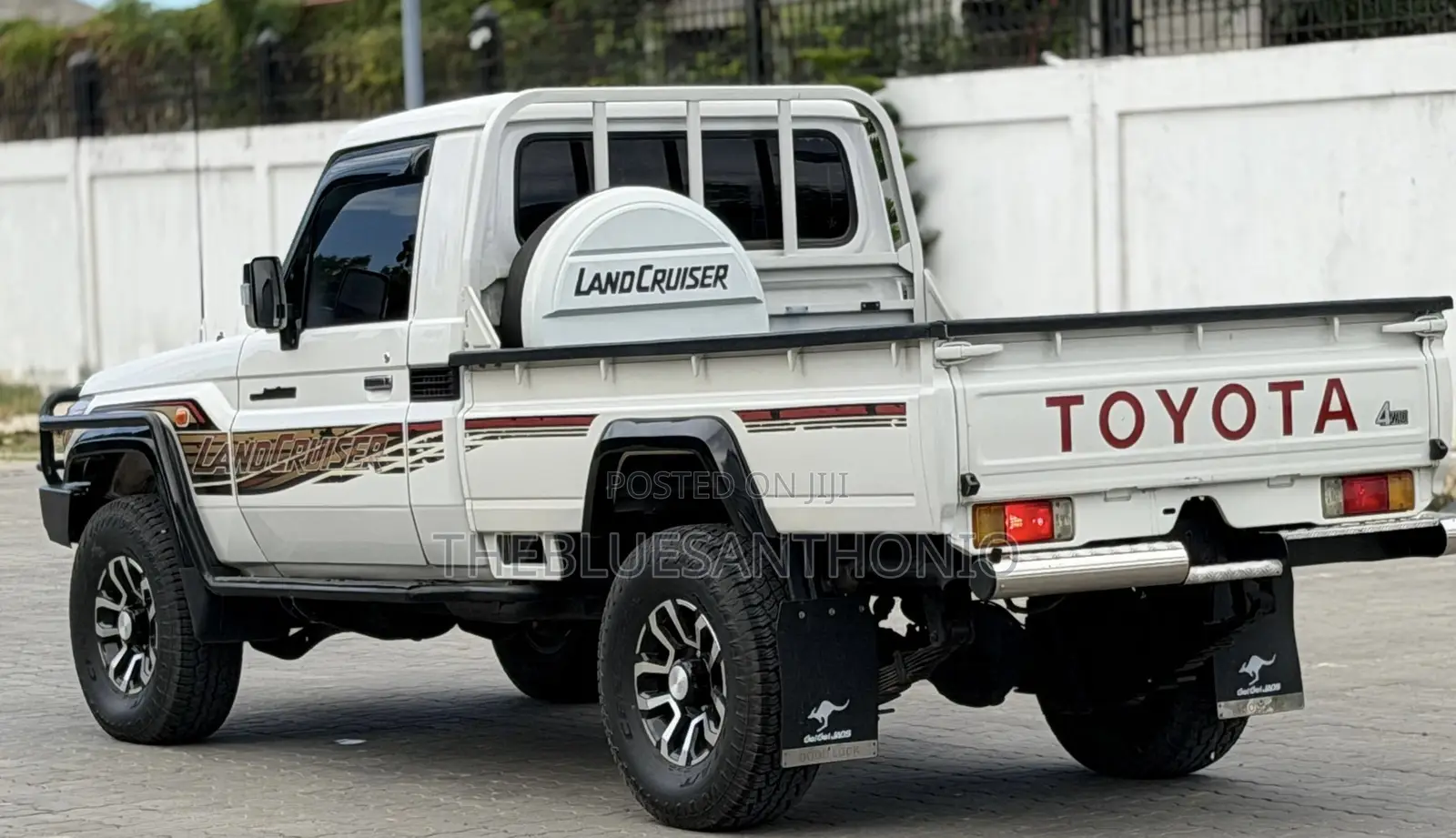 Toyota Land Cruiser 2012 White