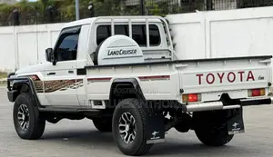 Toyota Land Cruiser 2012 White