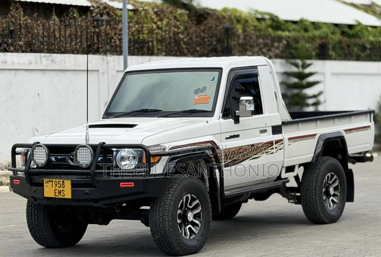 Toyota Land Cruiser 2012 White
