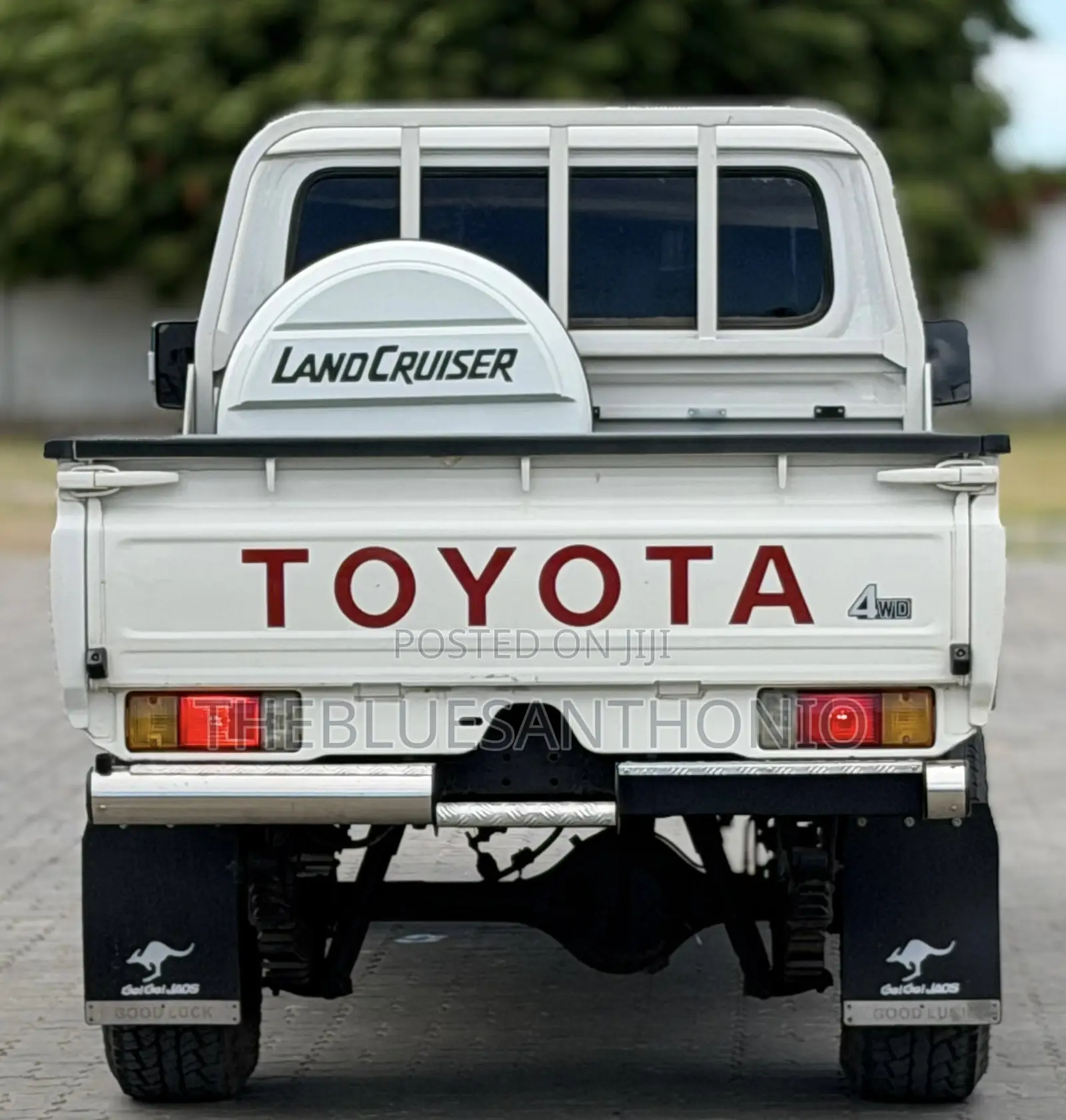 Toyota Land Cruiser 2012 White