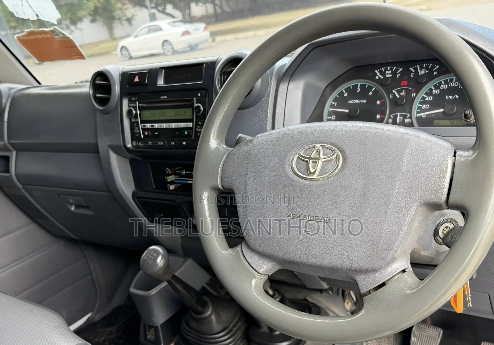Toyota Land Cruiser 2012 White
