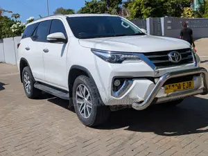 Toyota Fortuner 2.8 D AWD 2019 White