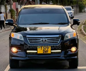 Toyota Vanguard 2011 Black