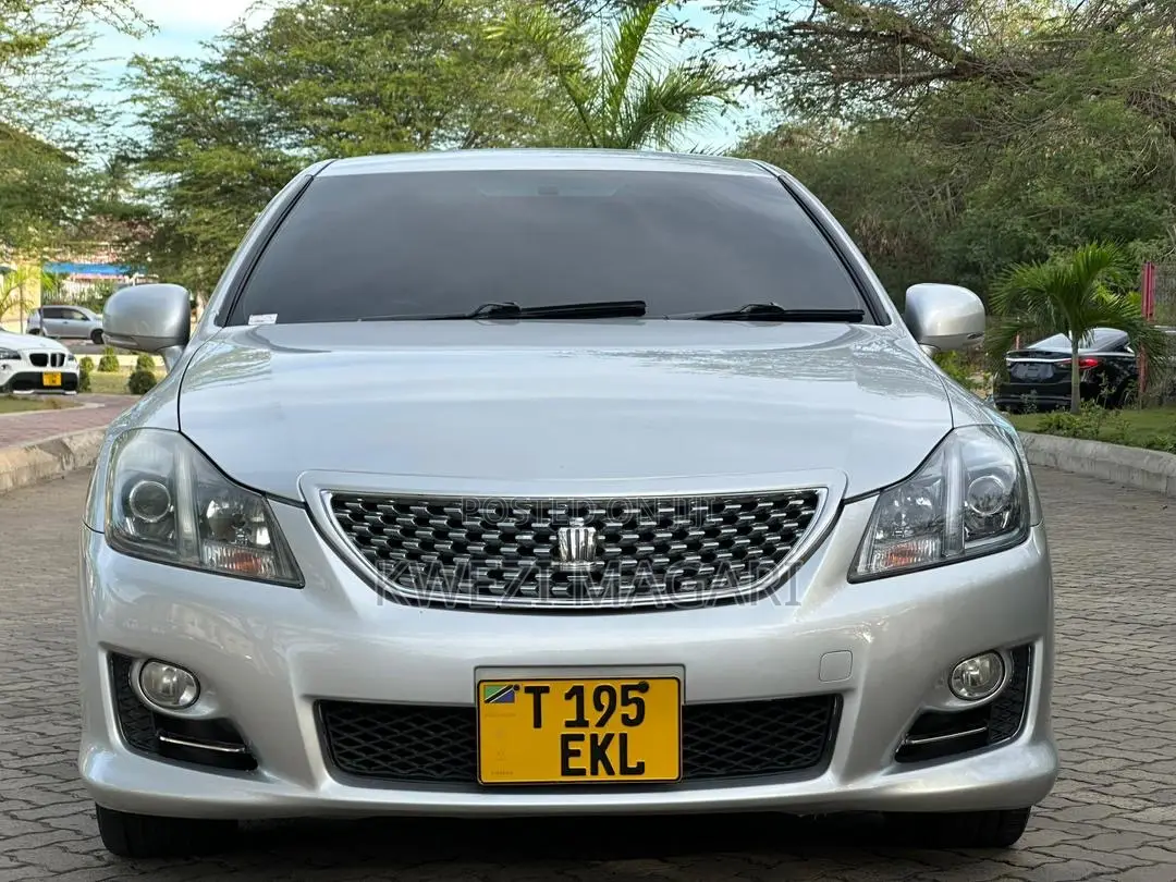 Toyota Crown 2009 Silver