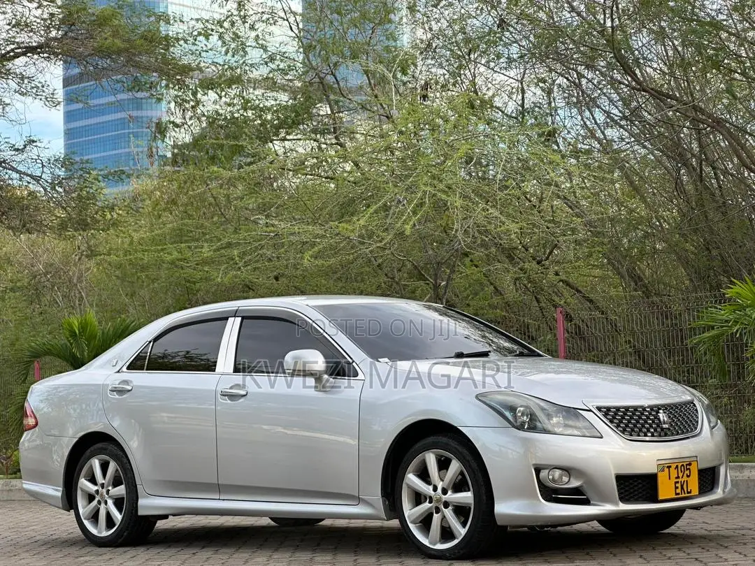 Toyota Crown 2009 Silver
